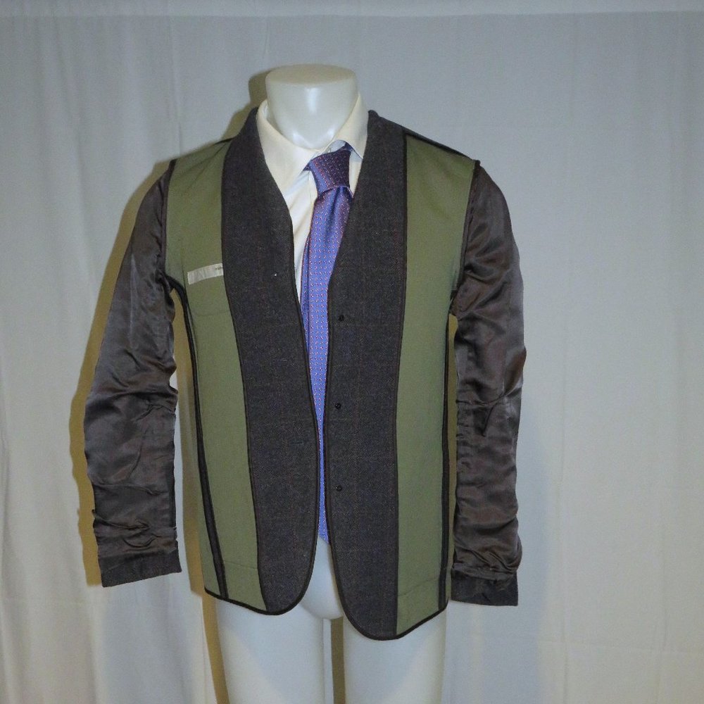 Undecorated Man Gray Herringbone Plaid Tweed Three Button Sport Coat Size 3 - Picture 10 of 14